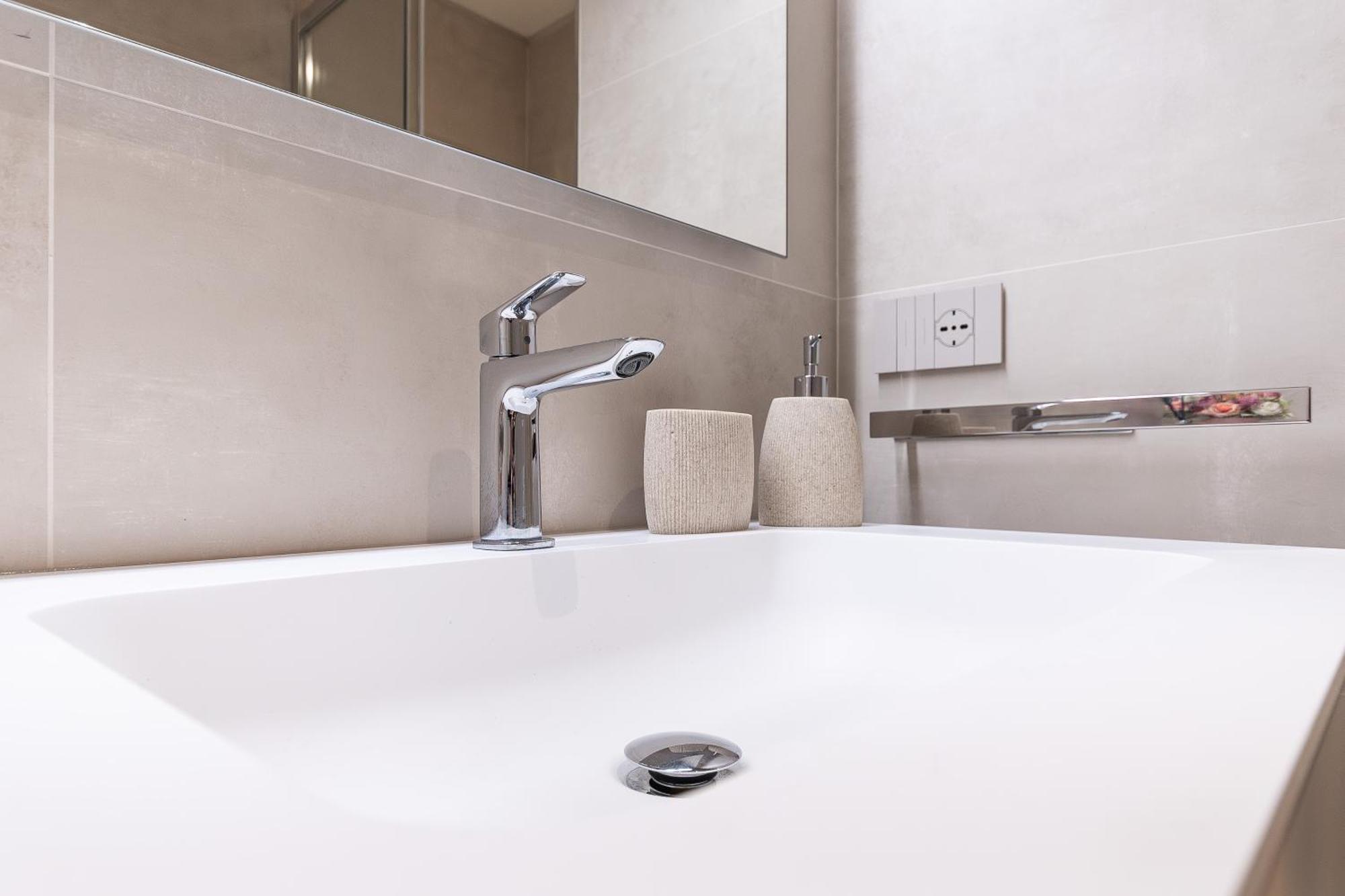 Free Parking In Luxury Suite With City View - Steps To Brignole Train Station Γένοβα Εξωτερικό φωτογραφία